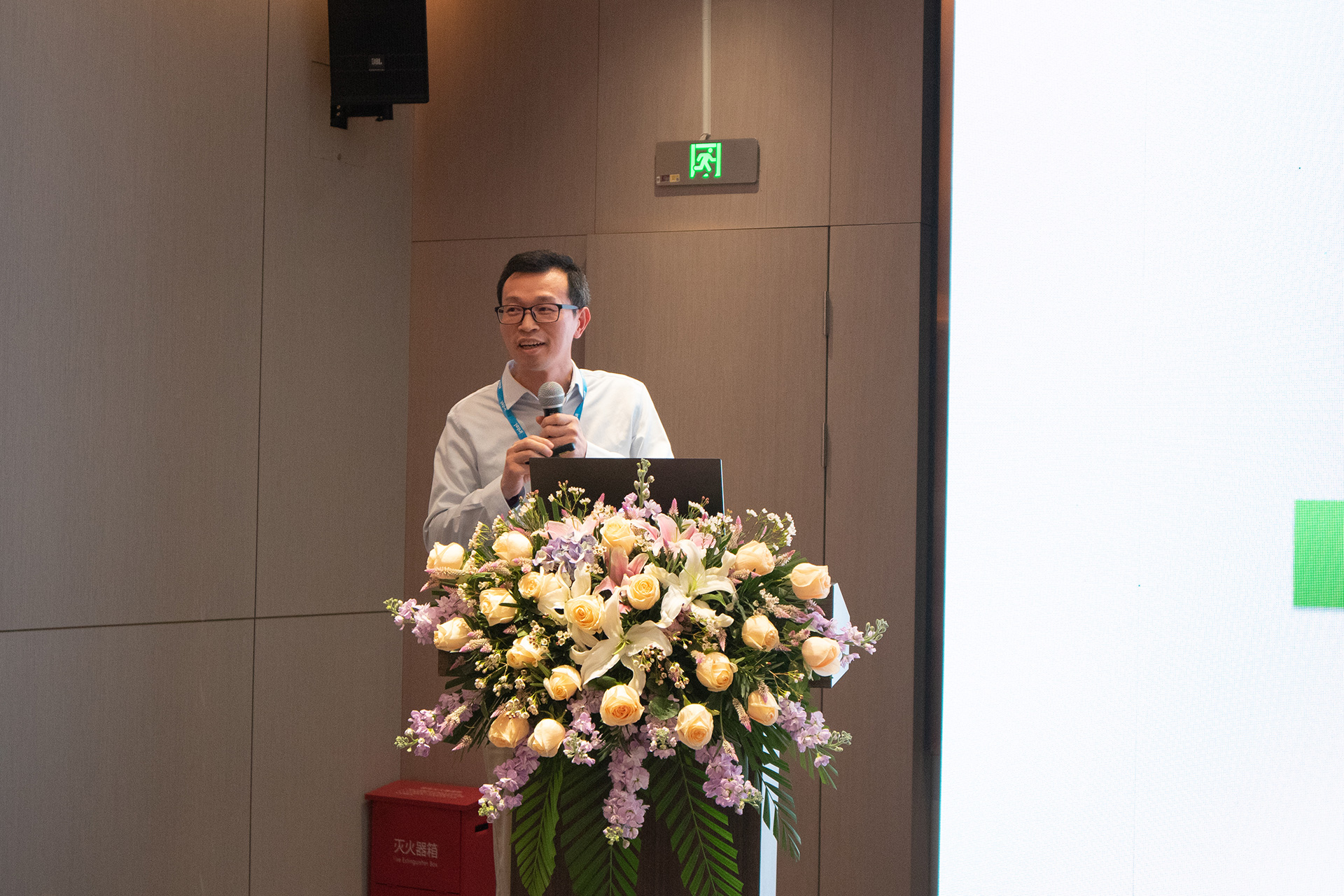 英特爾與高能計算機(jī)聯(lián)手舉辦,“高能計算機(jī)2023華南推廣會”圓滿結(jié)束(圖5) 英特爾與高能計算機(jī)聯(lián)手舉辦,“高能計算機(jī)2023華南推廣會”圓滿結(jié)束(圖5)