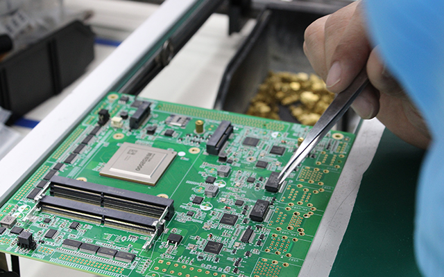 在金融發(fā)展領(lǐng)域，嵌入式主板有什么優(yōu)點？